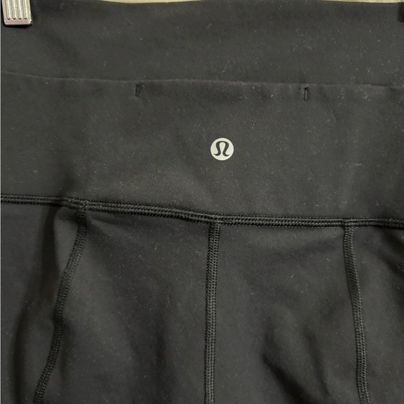 lululemon athletica Black High-Waisted Women’s Shorts size 6 - Picture 4 of 8